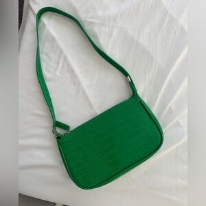 GREEN PURSE WORN 1 TIME PERFECT FOR ST PATTYS DAY